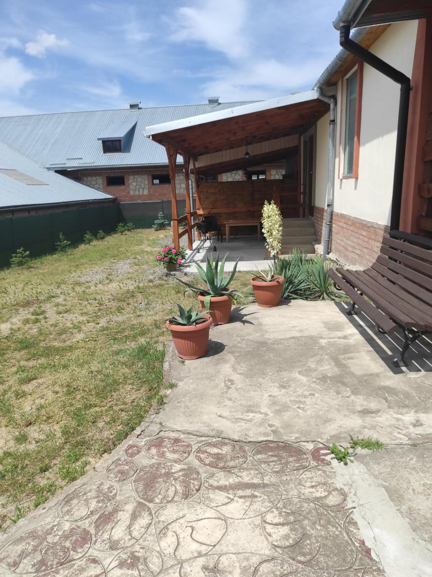 Stadnina Koni Tarka Zwierzyniec Exterior photo